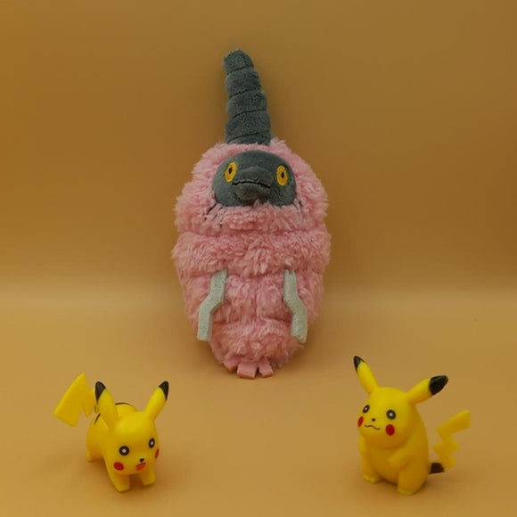 Pokemon Burmy Kuscheltier - 16 cm Plüschtier Lumpenumhang Rosa