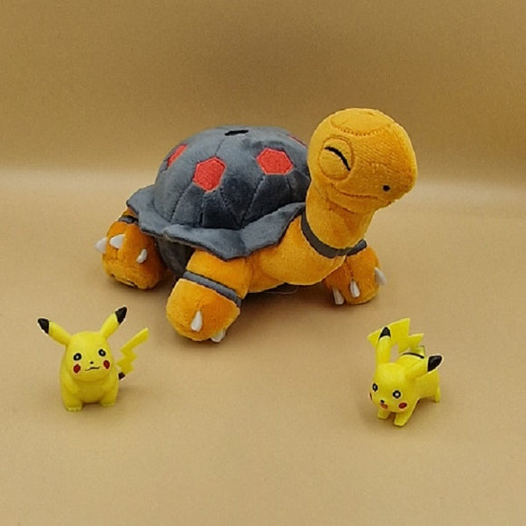 Pokemon Qurtel Kuscheltier - 16 cm Plüschtier Torkoal - Tinisu