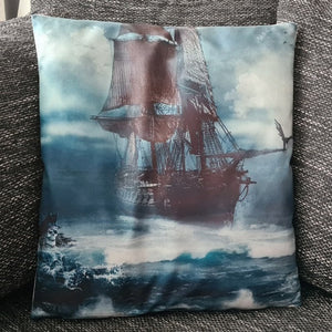 Kissenbezug Piratenschiff auf dem Meer - 45cm x 45cm - Tinisu