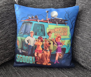 Scooby-Doo Kissenbezug: Mystery Machine - 40cm x 40cm - Tinisu